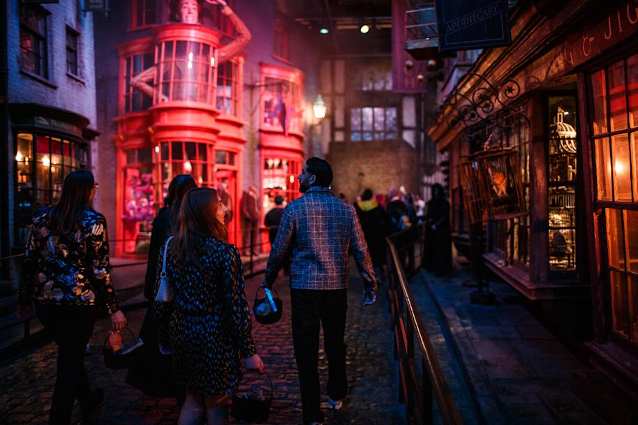 nox-wbstl-2024-diagon-alley-web